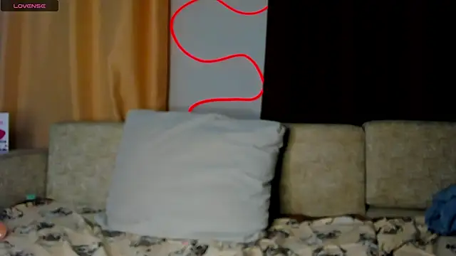 Snapshot of Leila_purr18 chatting on February 25, 3:20 pm Leila purr18 online show from February 25, 3:20 pm