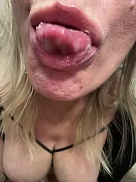 EsterHotMilf online show from February 10, 2:21 am