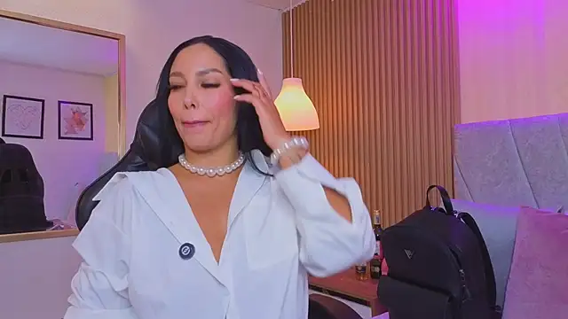 Dakota diaz  online show from February 9, 7:34 pm