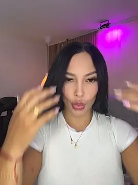 Dakota diaz  online show from May 21, 7:33 pm
