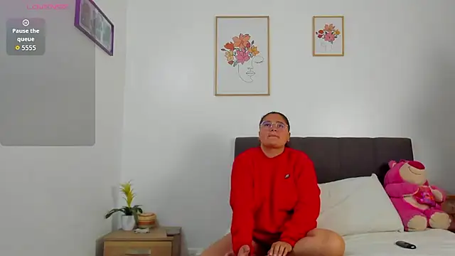 evaa miaa online show from January 12, 11:06 am