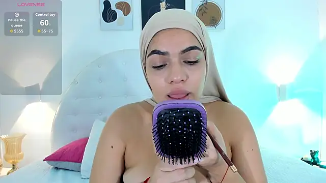 Snapshot of Umarani_ chatting on September 17, 6:43 pm Umarani online show from September 17, 6:43 pm