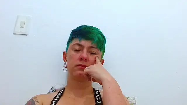 tomboyblue online show from February 5, 3:30 pm