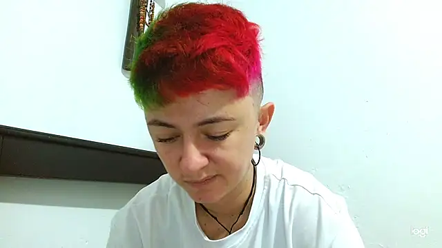 Snapshot of tomboyblue chatting on March 12, 9:56 pm tomboyblue online show from March 12, 9:56 pm