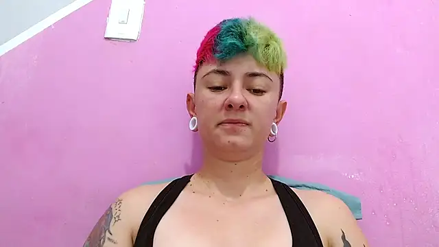 Snapshot of tomboyblue chatting on September 26, 1:29 pm tomboyblue online show from September 26, 1:29 pm