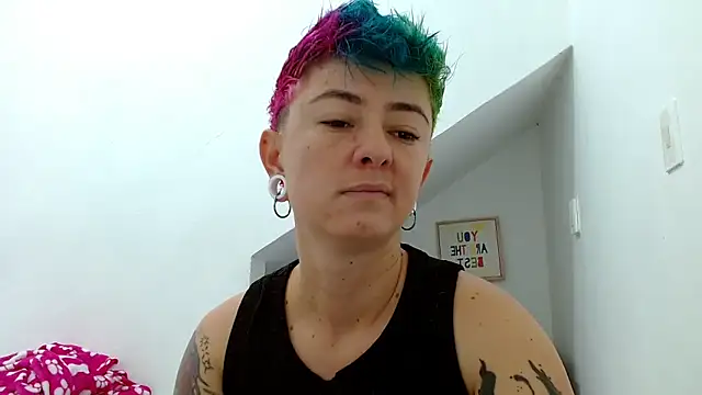 Snapshot of tomboyblue chatting on November 5, 2:53 pm tomboyblue online show from November 5, 2:53 pm