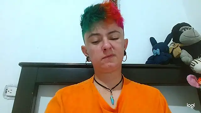Snapshot of tomboyblue chatting on February 16, 3:47 am tomboyblue online show from February 16, 3:47 am