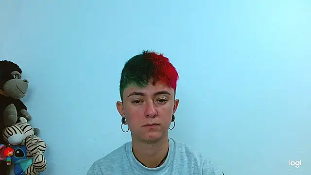 Snapshot of tomboyblue chatting on February 22, 3:45 am tomboyblue online show from February 22, 3:45 am