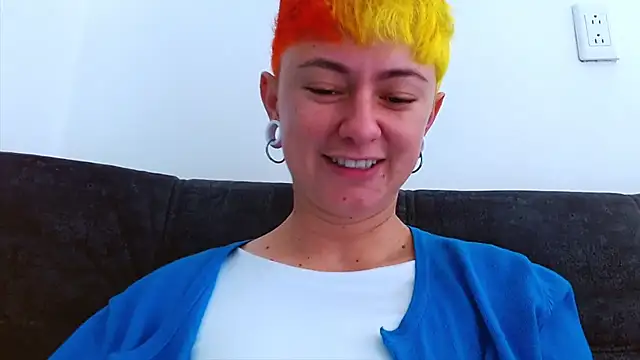 tomboyblue online show from December 20, 3:59 pm