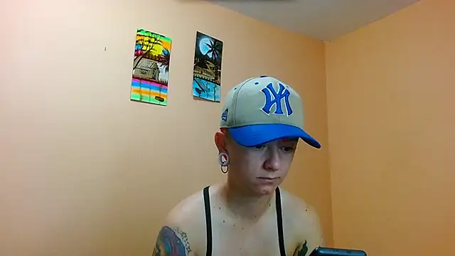 tomboyblue online show from July 14, 9:58 am