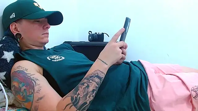 tomboyblue online show from March 31, 9:28 pm