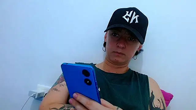 tomboyblue online show from April 21, 7:42 pm