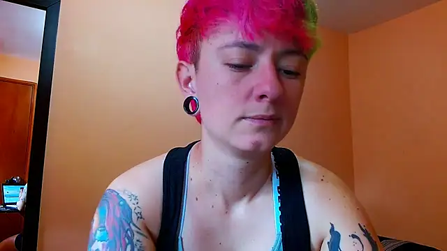 tomboyblue online show from July 18, 6:49 pm