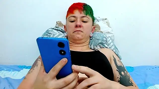 tomboyblue online show from January 11, 12:45 pm