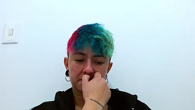 Snapshot of tomboyblue chatting on November 13, 4:00 pm tomboyblue online show from November 13, 4:00 pm