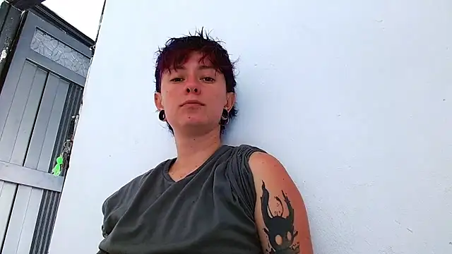 tomboyblue online show from April 25, 5:43 pm