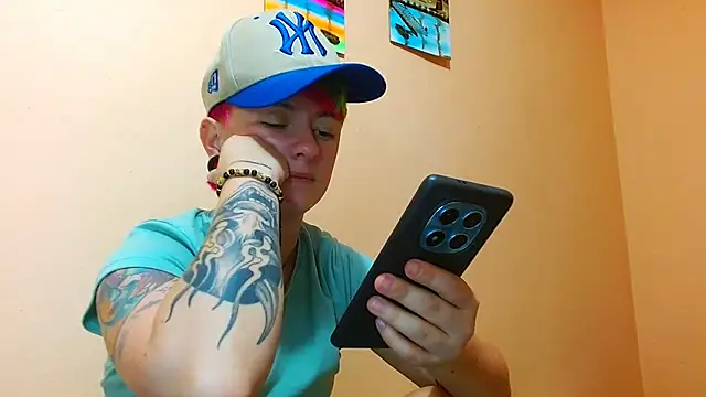 tomboyblue online show from July 23, 4:21 am