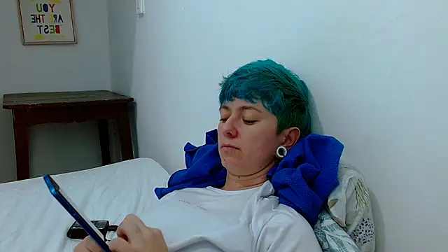 tomboyblue online show from February 16, 9:34 pm