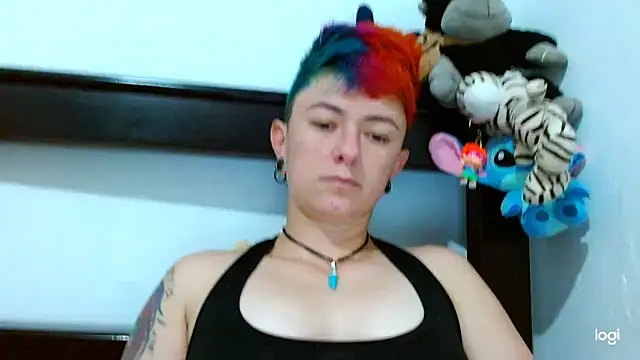 Snapshot of tomboyblue chatting on February 9, 6:16 pm tomboyblue online show from February 9, 6:16 pm