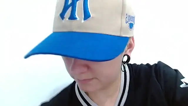 tomboyblue online show from February 24, 7:59 pm