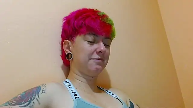 tomboyblue online show from July 28, 3:21 pm