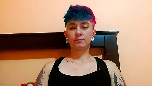 tomboyblue online show from June 16, 4:40 pm