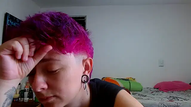 tomboyblue online show from May 15, 5:33 pm