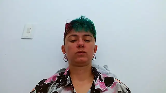 tomboyblue online show from December 15, 4:24 pm