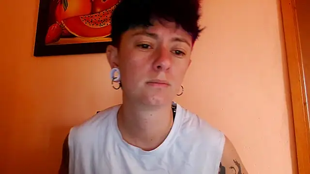 tomboyblue online show from June 19, 3:07 pm