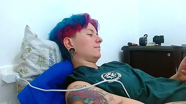 tomboyblue online show from April 2, 6:36 pm