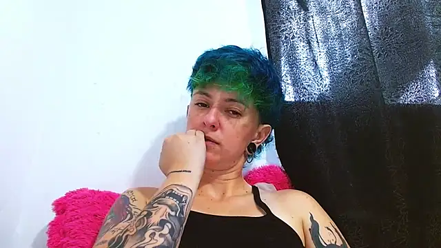 tomboyblue online show from April 15, 7:29 pm