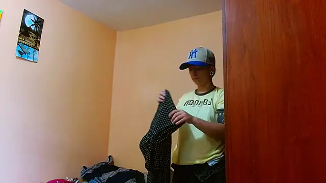 tomboyblue online show from July 23, 6:26 pm