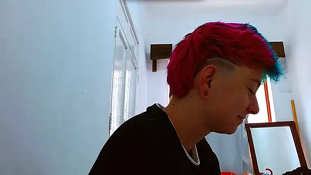 Snapshot of tomboyblue chatting on November 22, 4:06 pm tomboyblue online show from November 22, 4:06 pm