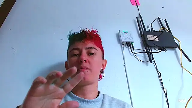 Snapshot of tomboyblue chatting on February 21, 4:37 pm tomboyblue online show from February 21, 4:37 pm