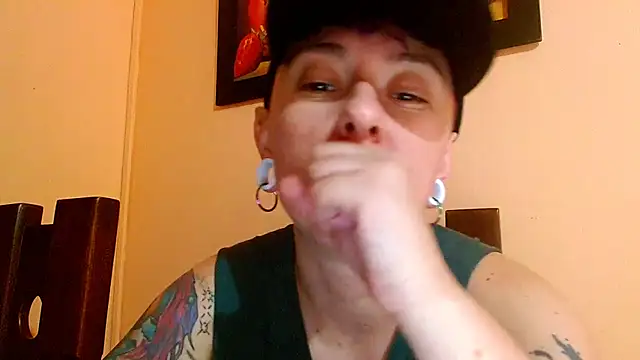 tomboyblue online show from June 18, 10:48 pm
