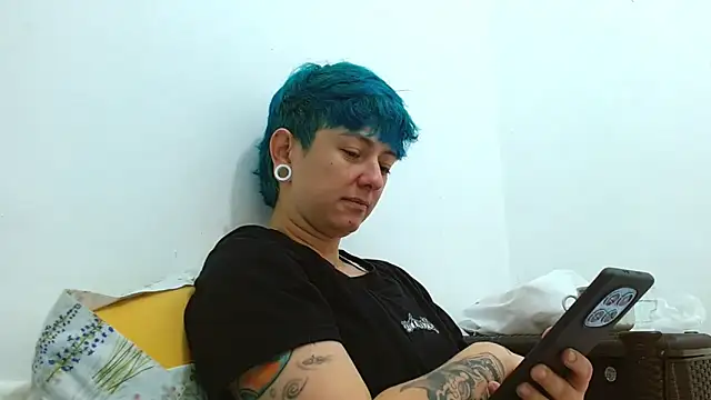 tomboyblue online show from February 25, 4:07 pm