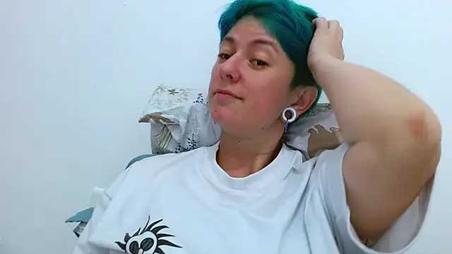 tomboyblue online show from February 10, 5:34 pm