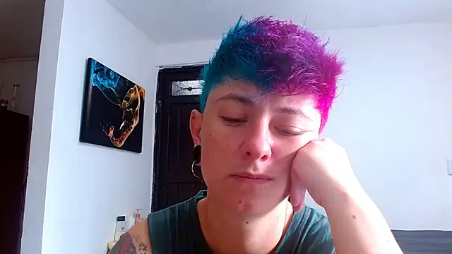 tomboyblue online show from May 21, 6:05 pm