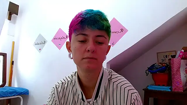 Snapshot of tomboyblue chatting on October 26, 3:12 pm tomboyblue online show from October 26, 3:12 pm