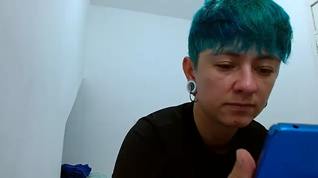 tomboyblue online show from February 14, 4:07 pm