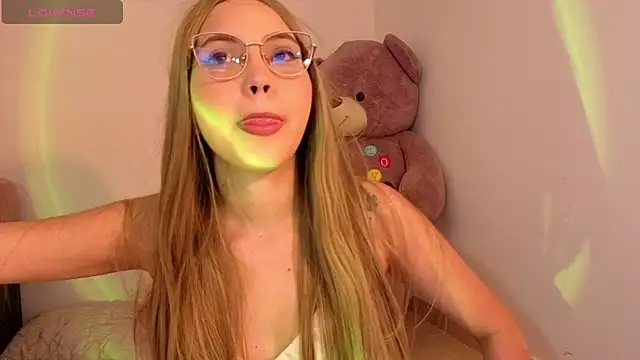 Ary1  online show from November 19, 10:10 pm