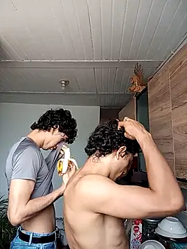 whit3 raven  online show from May 8, 1:48 pm