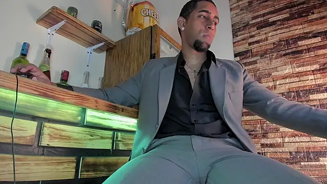 Snapshot of Paolo_johnson chatting on November 19, 11:43 am Paolo johnson online show from November 19, 11:43 am