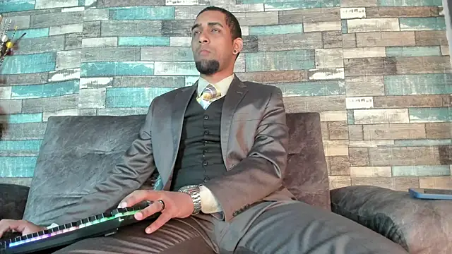 Snapshot of Paolo_johnson chatting on November 21, 11:53 am Paolo johnson online show from November 21, 11:53 am