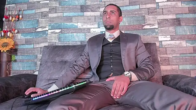 Snapshot of Paolo_johnson chatting on November 14, 11:47 am Paolo johnson online show from November 14, 11:47 am