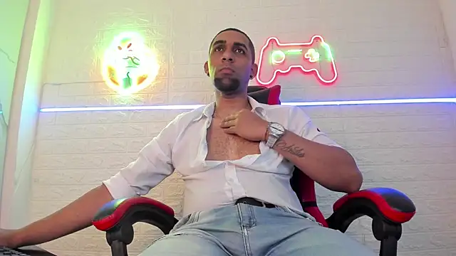 Snapshot of Paolo_johnson chatting on December 1, 4:30 pm Paolo johnson online show from December 1, 4:30 pm