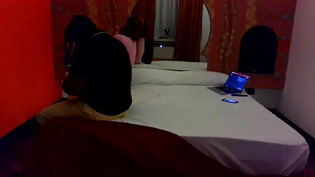 moviecouple online show from September 18, 3:37 pm