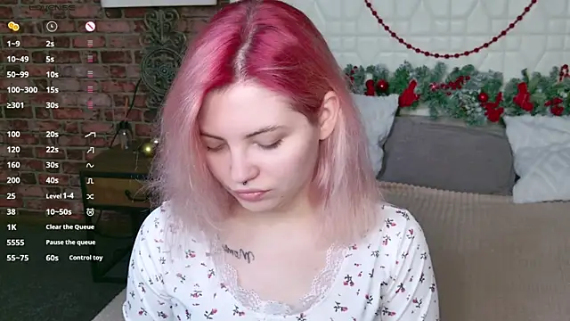 Lisa Adam online show from December 18, 5:06 pm