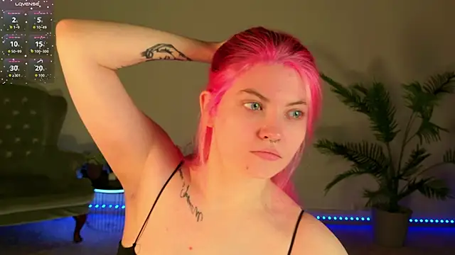 Lisa Adam online show from June 20, 8:03 pm
