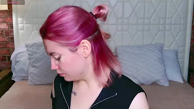 Lisa Adam online show from October 7, 6:09 pm